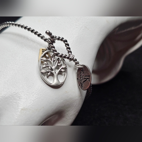 JK By thirty one Tree of life and family hook on bracelet - Picture 3 of 6